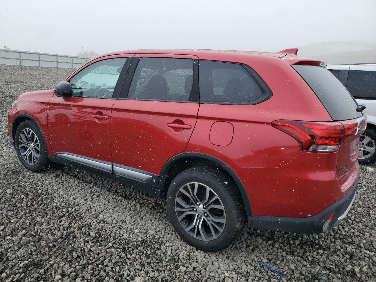 2018 Mitsubishi Outlander - Image 2