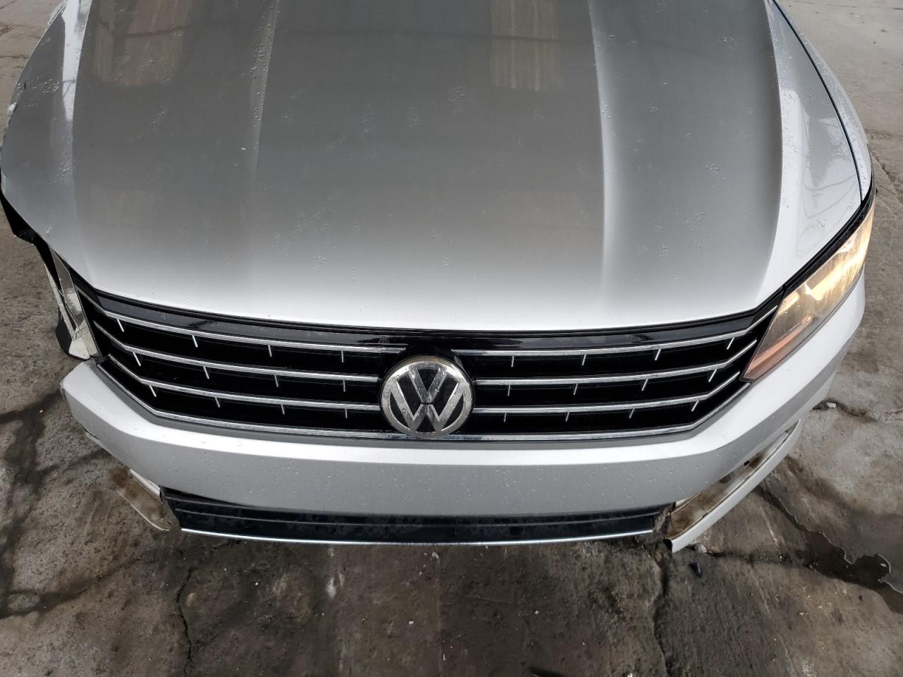 2016 Volkswagen Passat - Image 11