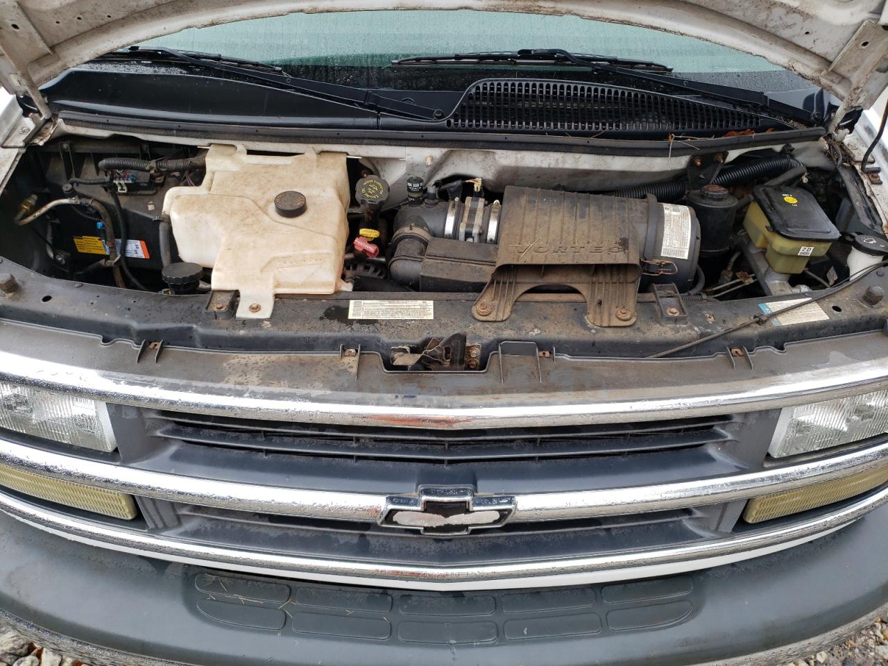 2002 Chevrolet Express - Image 7