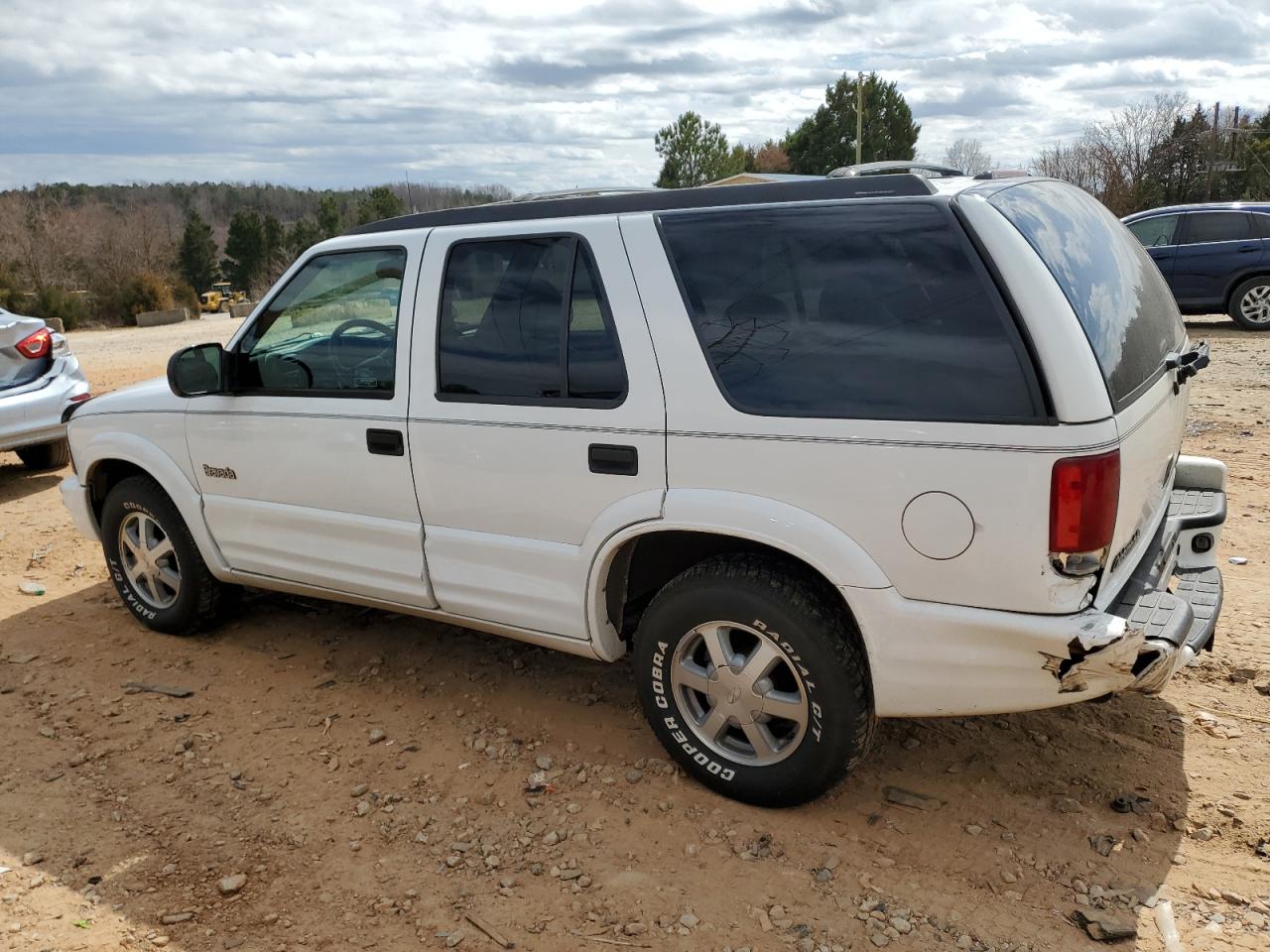 1999 Oldsmobile Bravada - Image 2