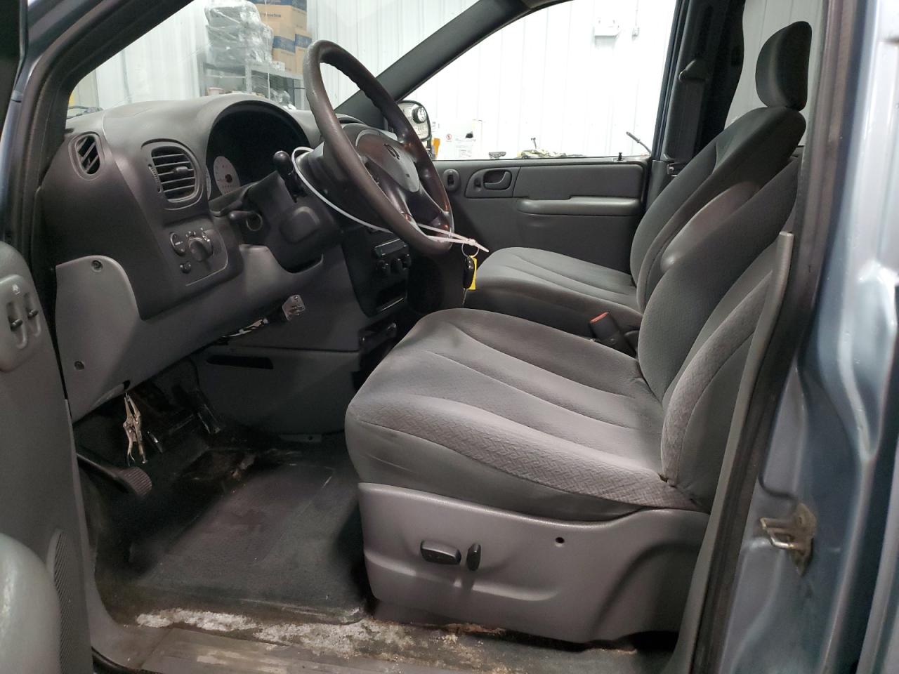 2004 Dodge Caravan - Image 7