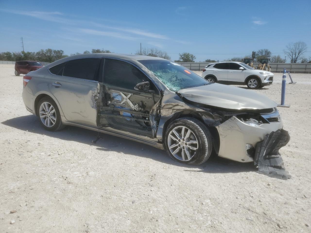 2014 Toyota Avalon - Image 4