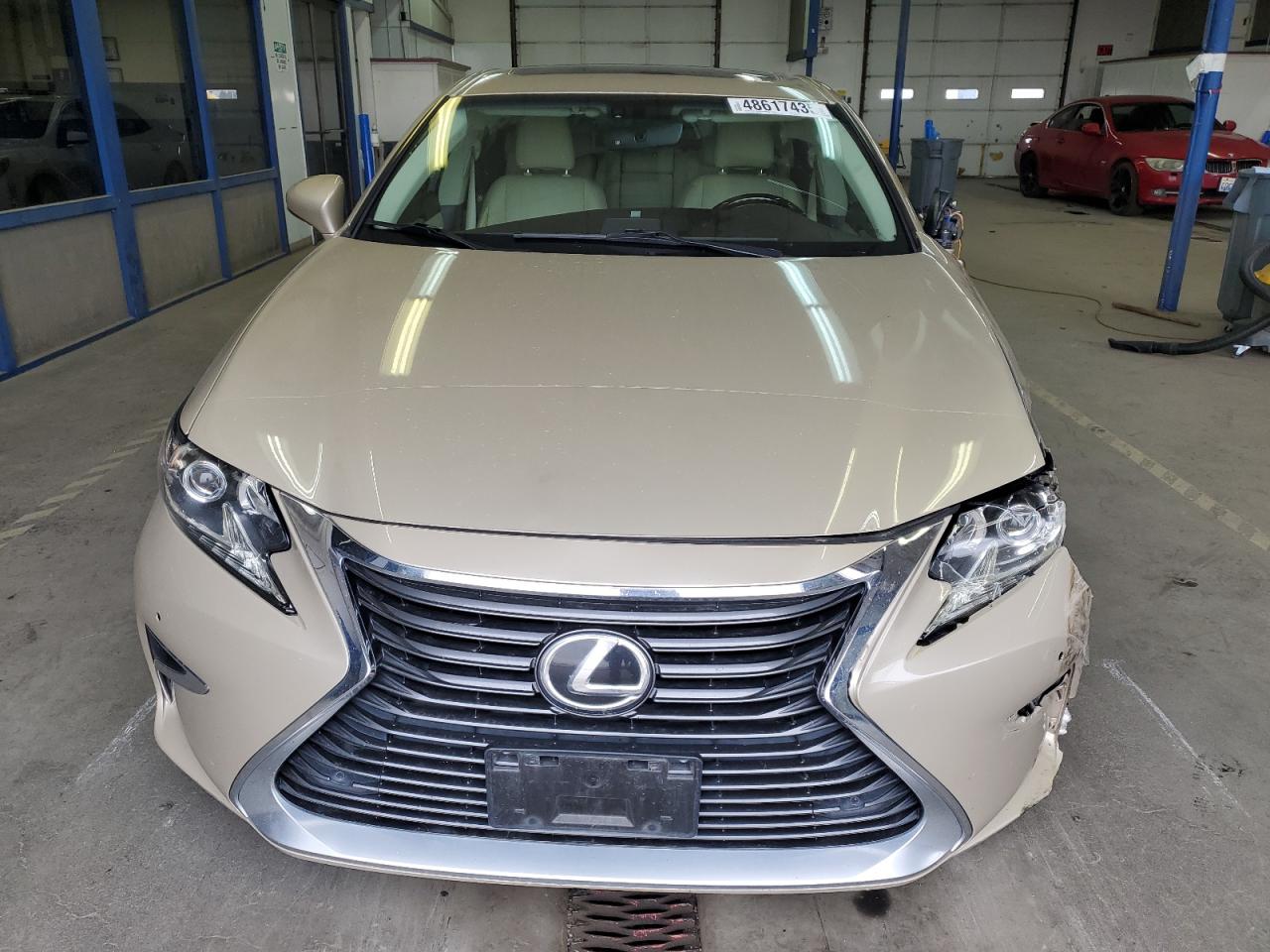 2016 Lexus ES - Image 5