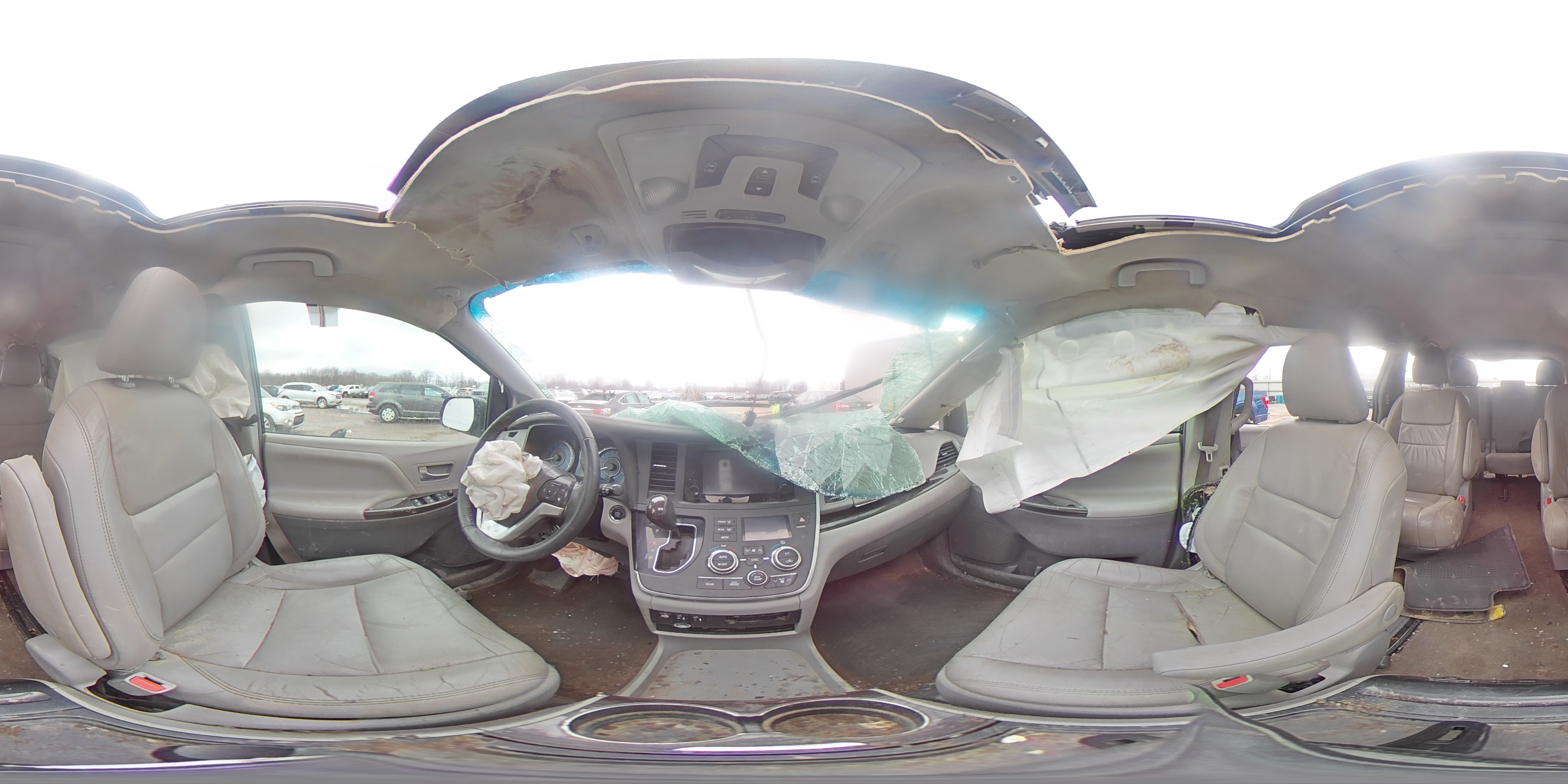 2015 Toyota Sienna - Image 13