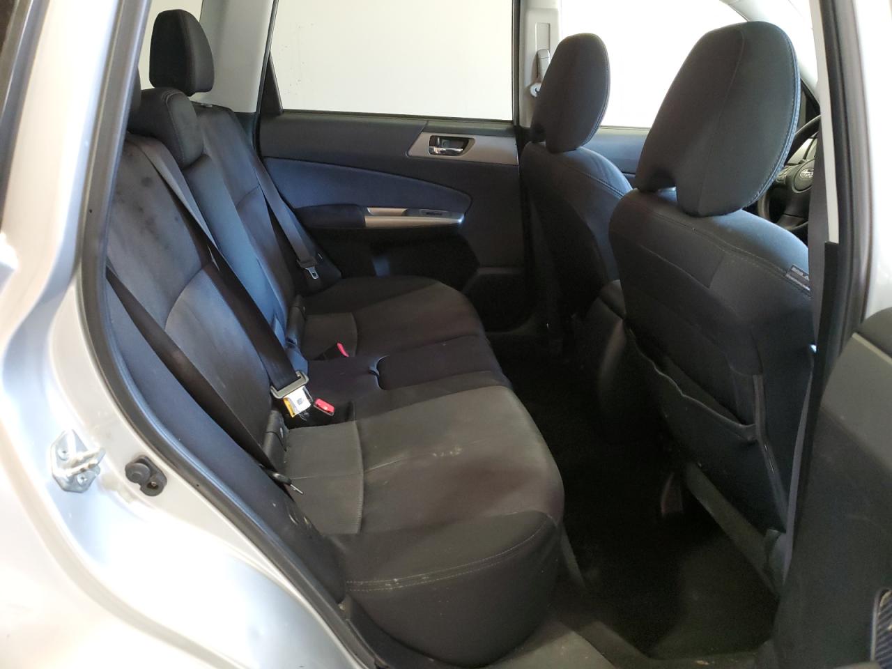 2010 Subaru Forester - Image 11
