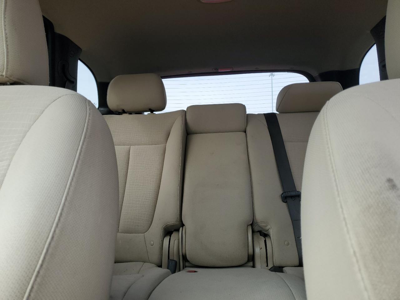 2012 Hyundai Santa Fe - Image 10