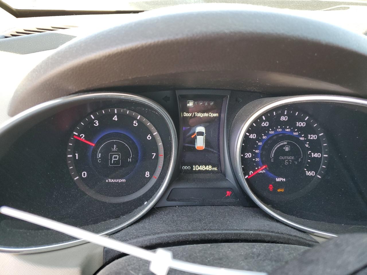 2013 Hyundai Santa Fe - Image 9