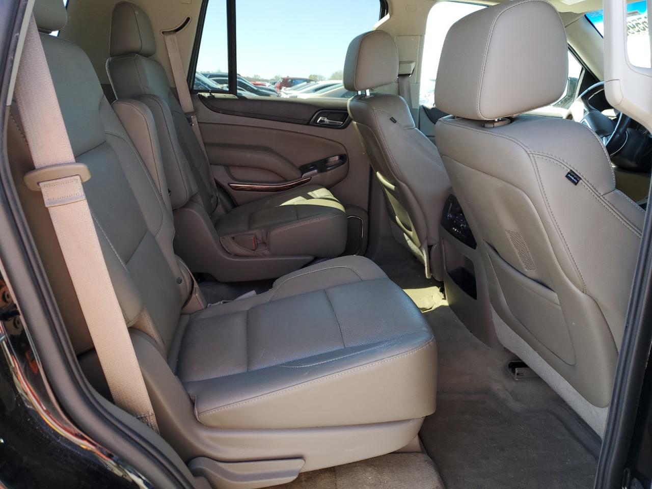 2015 GMC Yukon - Image 12