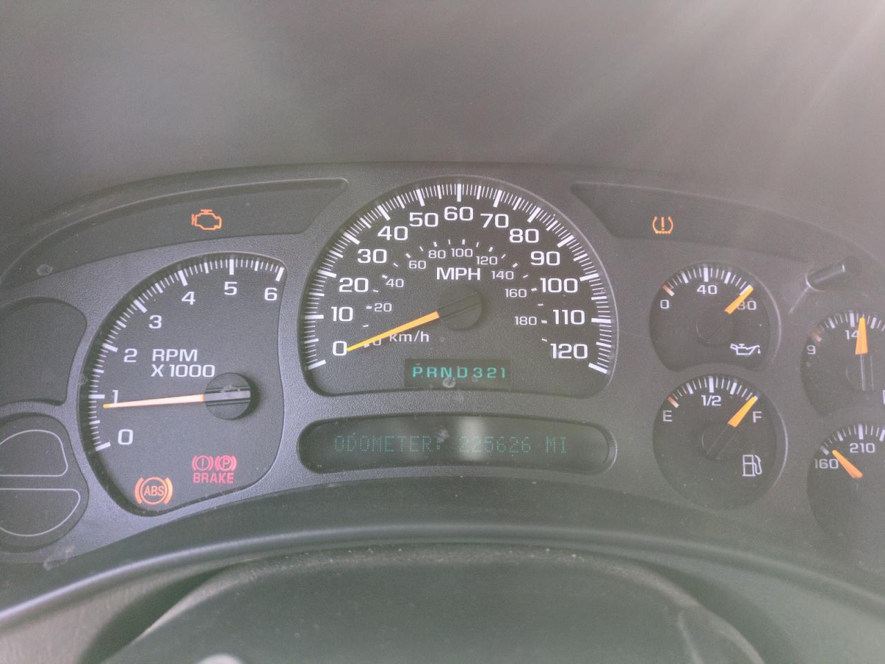 2004 Chevrolet Tahoe - Image 9