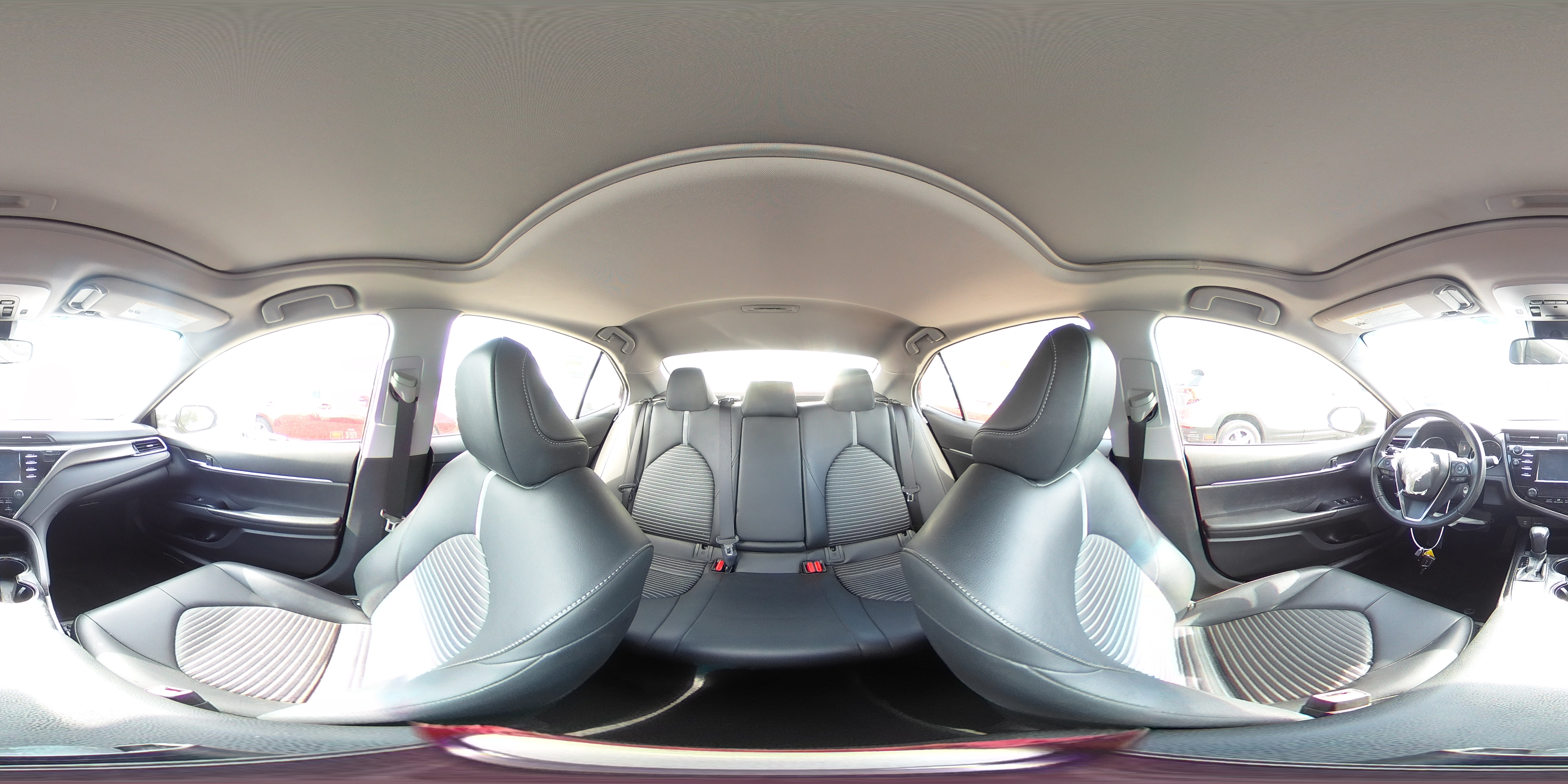 2018 Toyota Camry - Image 13