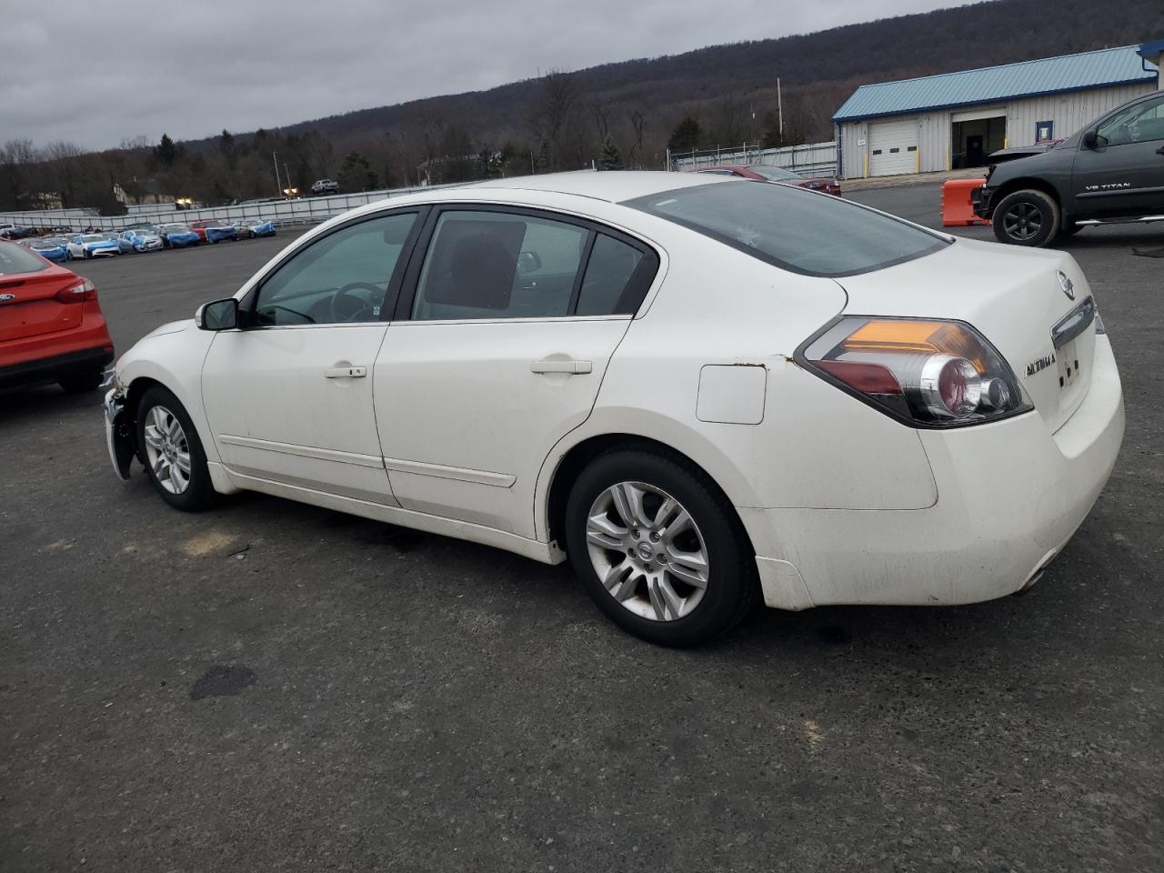 2010 Nissan Altima - Image 2