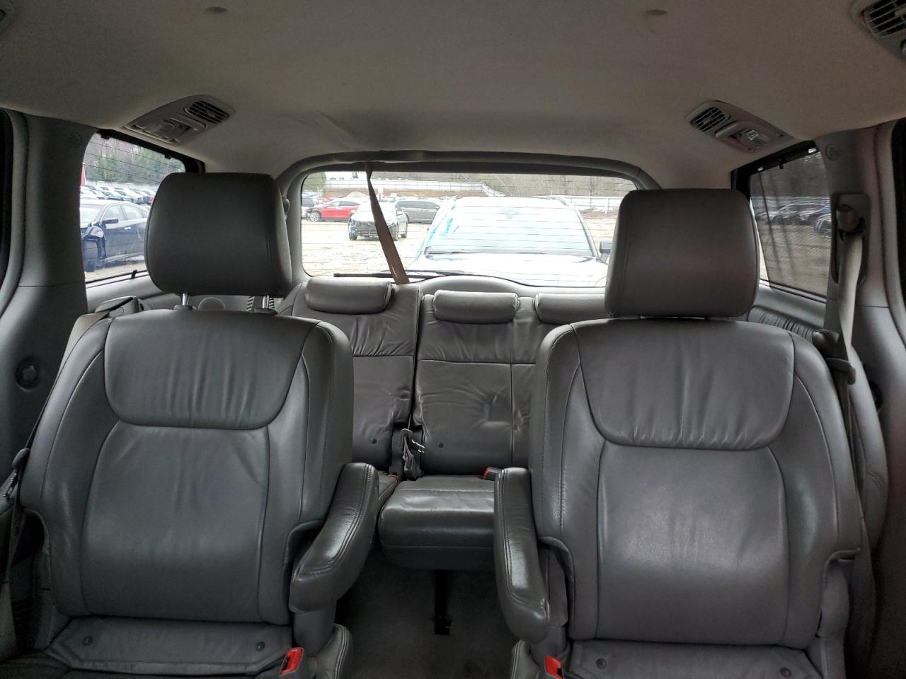 2010 Toyota Sienna - Image 10