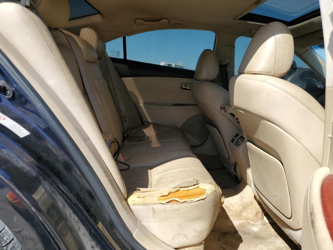 2009 Lexus ES - Image 10
