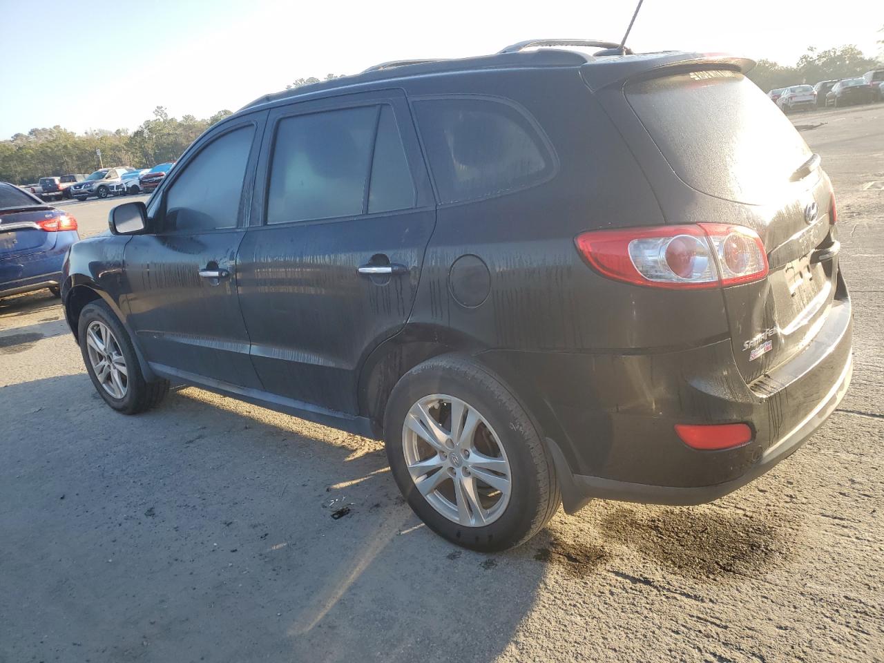 2012 Hyundai Santa Fe - Image 2