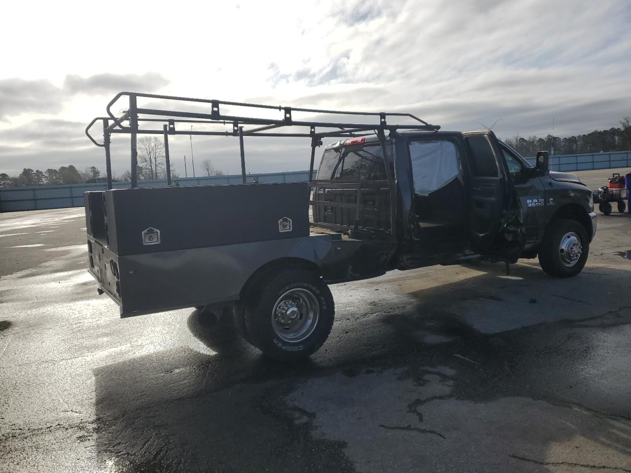 2018 RAM 3500 - Image 3