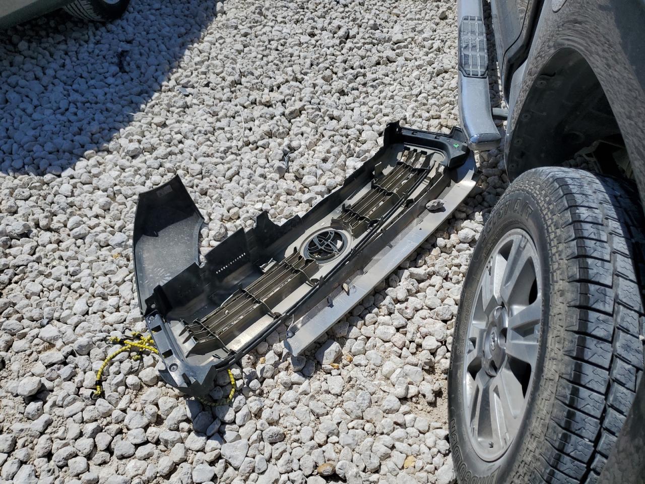2016 Toyota Tundra - Image 12