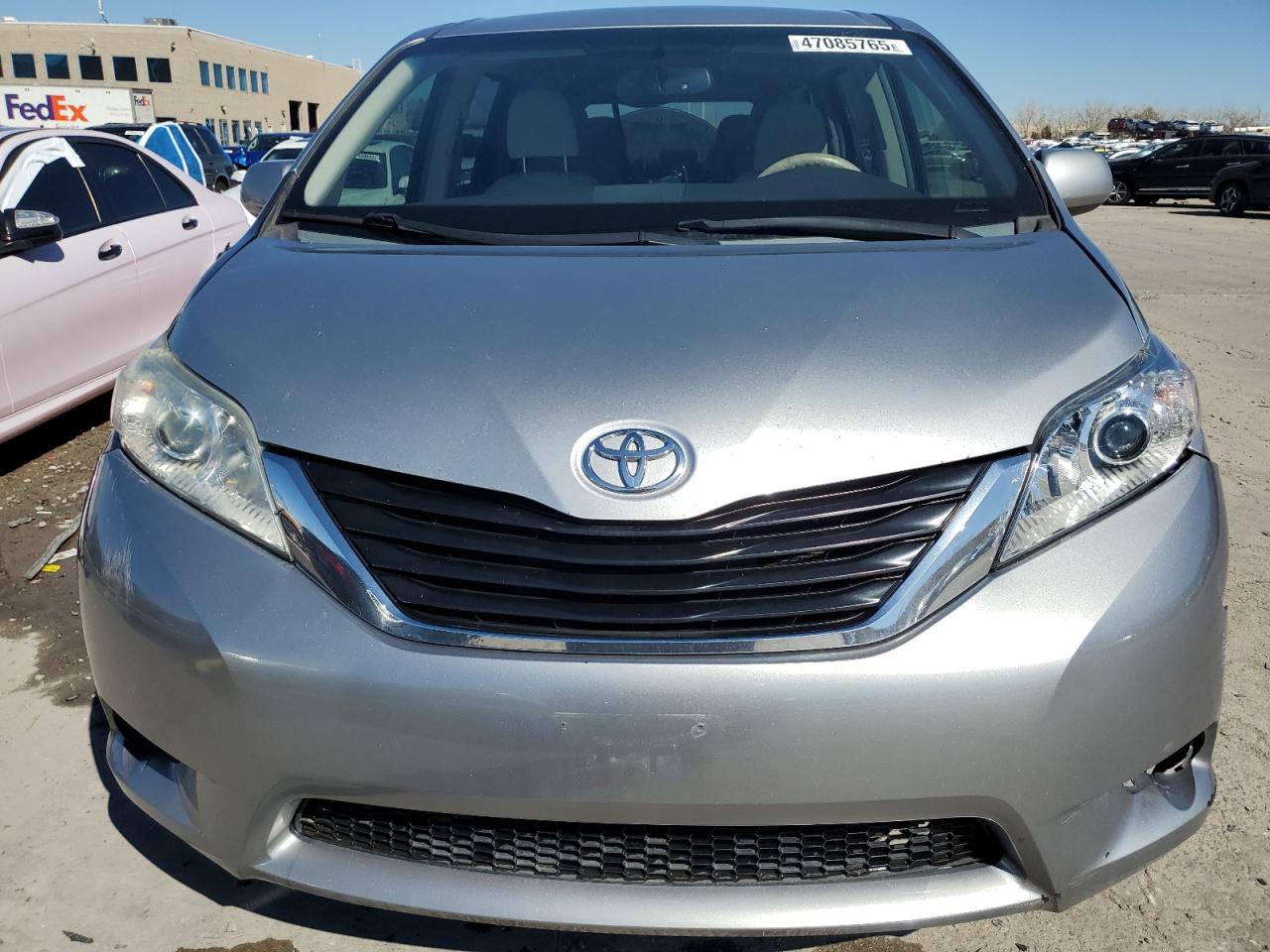 2012 Toyota Sienna - Image 5
