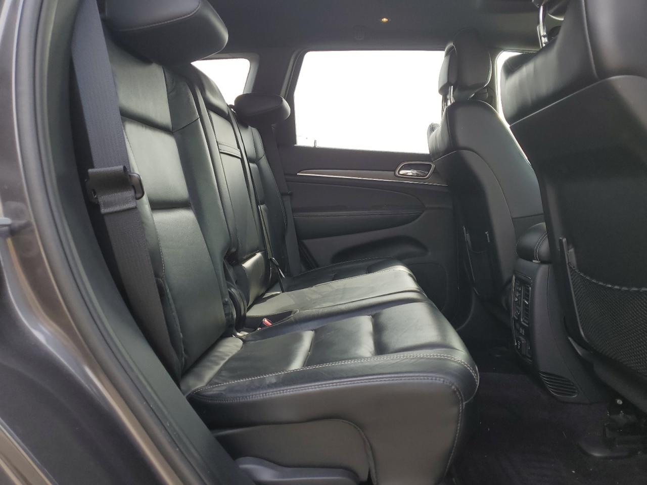 2017 Jeep Grand Cherokee - Image 11