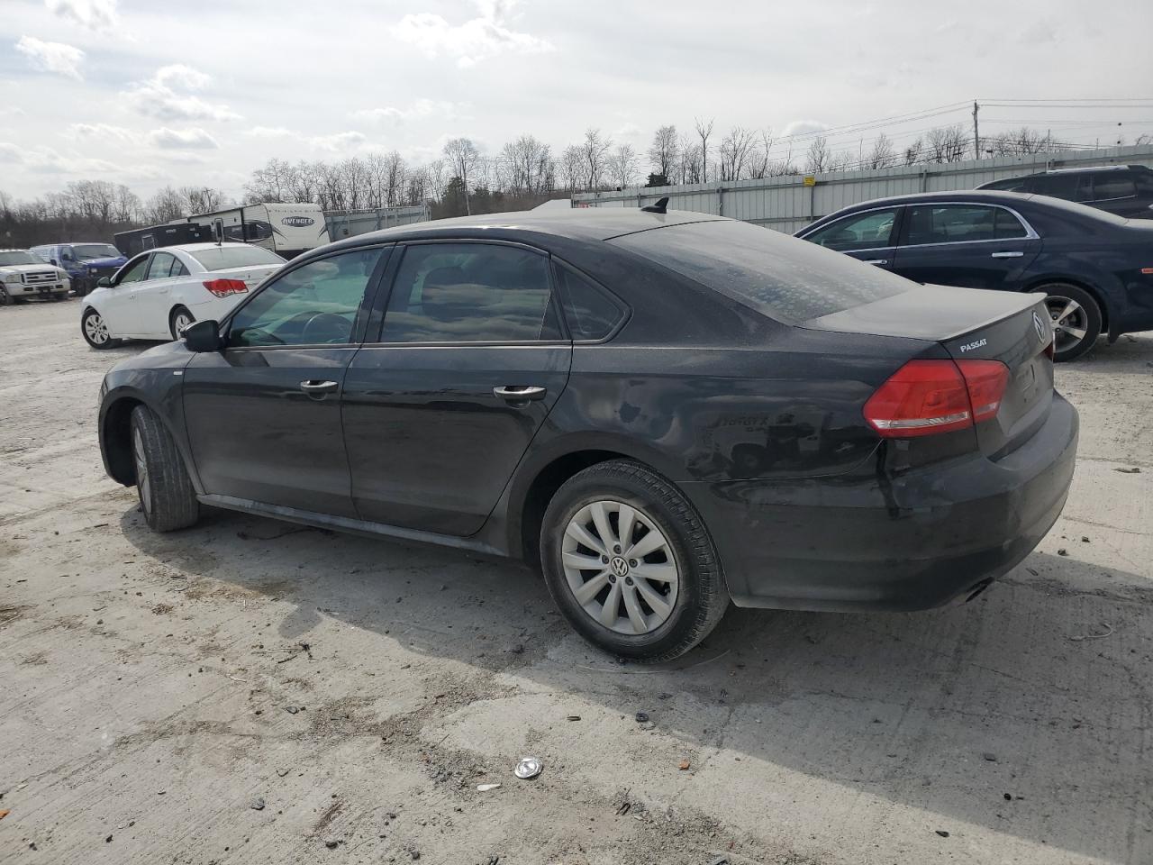 2015 Volkswagen Passat - Image 2