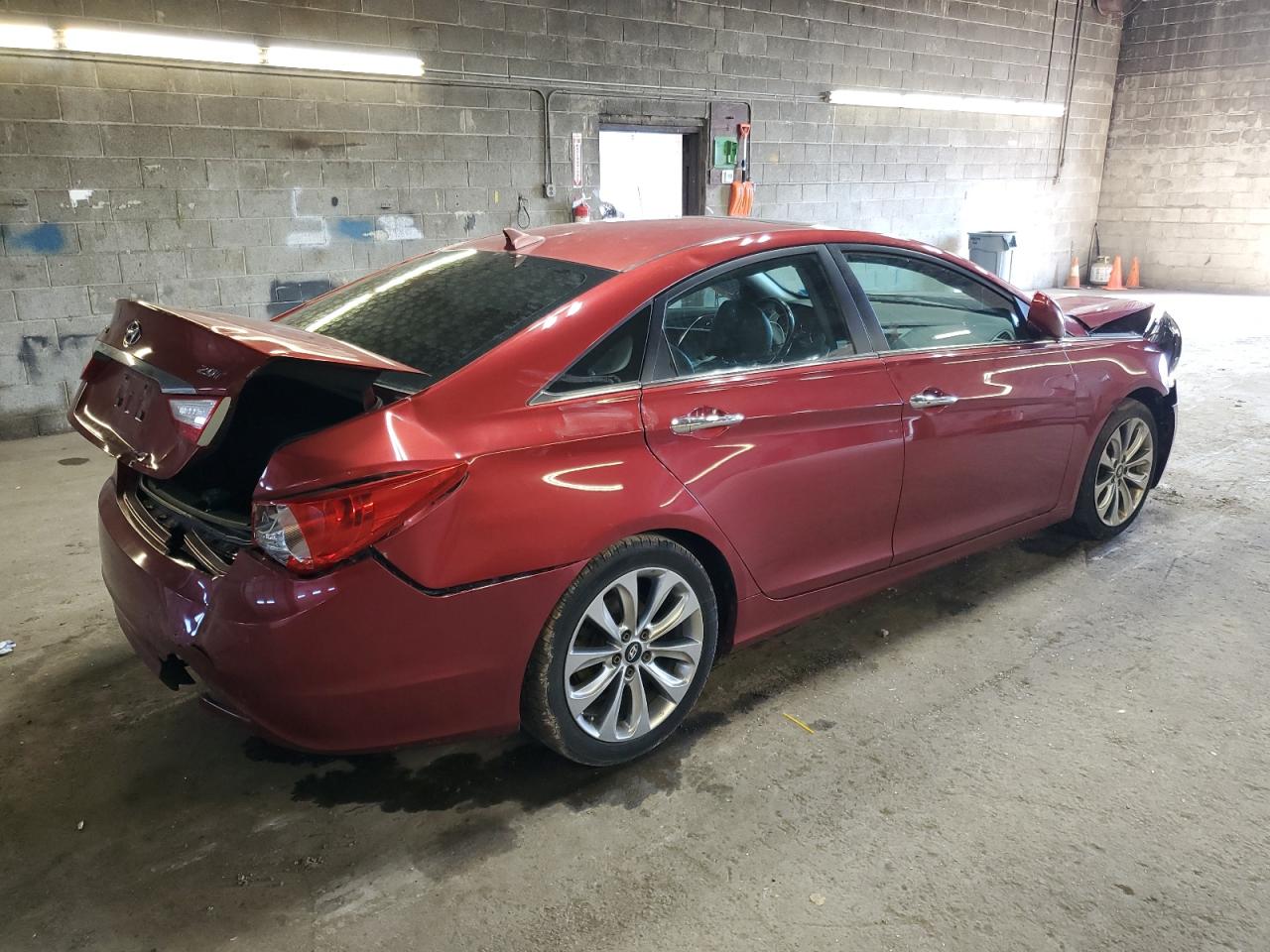 2011 Hyundai Sonata - Image 3
