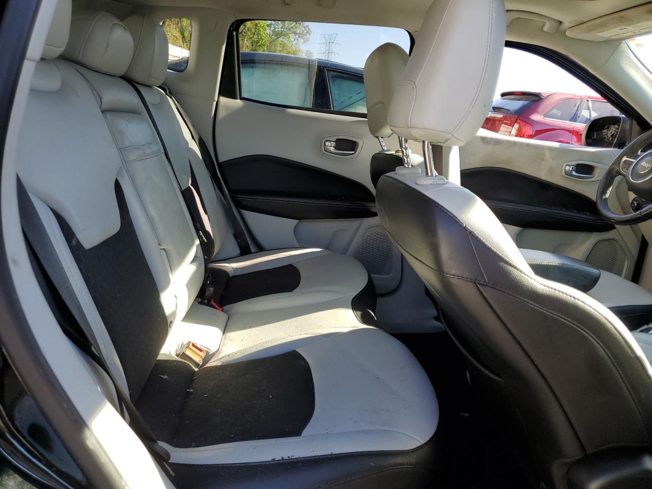 2019 Jeep Compass - Image 12