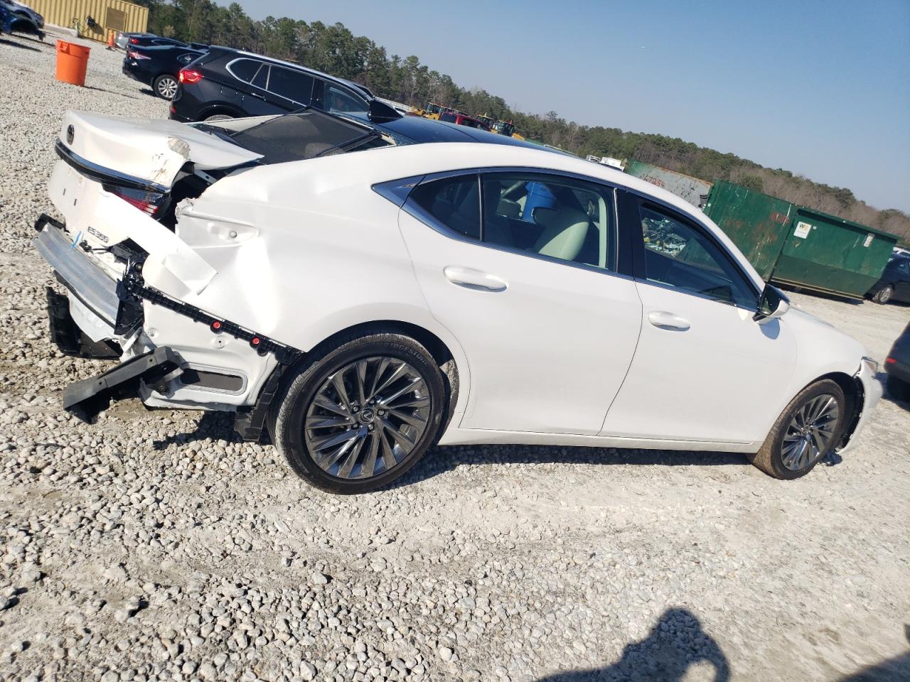 2024 Lexus ES - Image 3