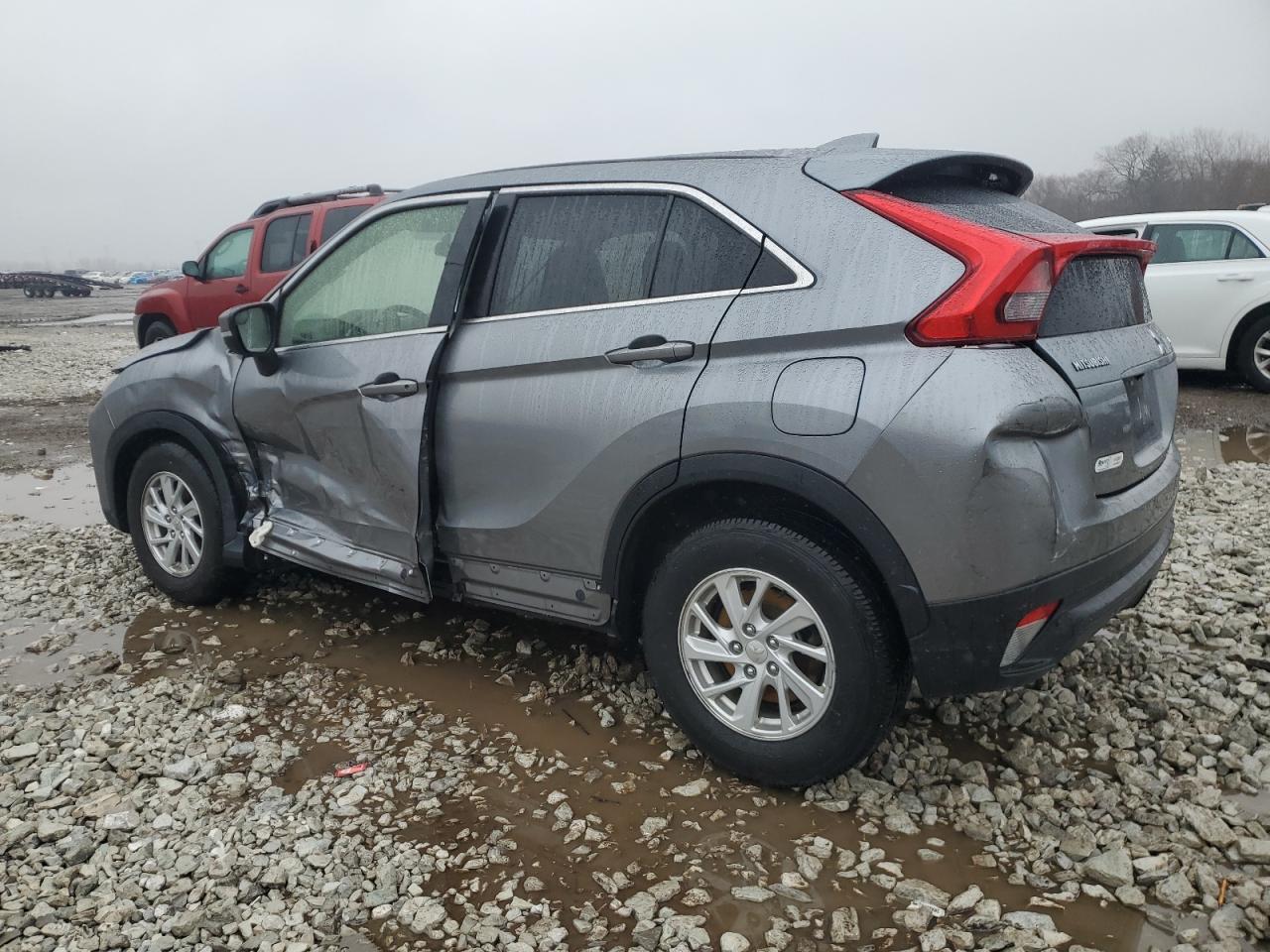 2019 Mitsubishi Eclipse - Image 2