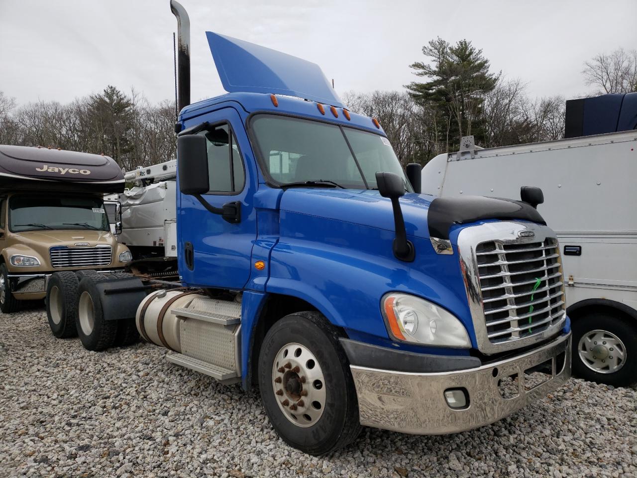2017 Freightliner Cascadia 125 for Sale in West Warren, MA - Minor Dent/Scratches