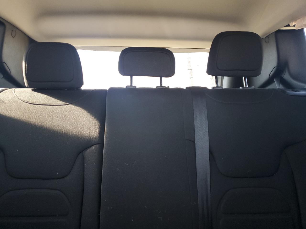 2018 Jeep Renegade - Image 10