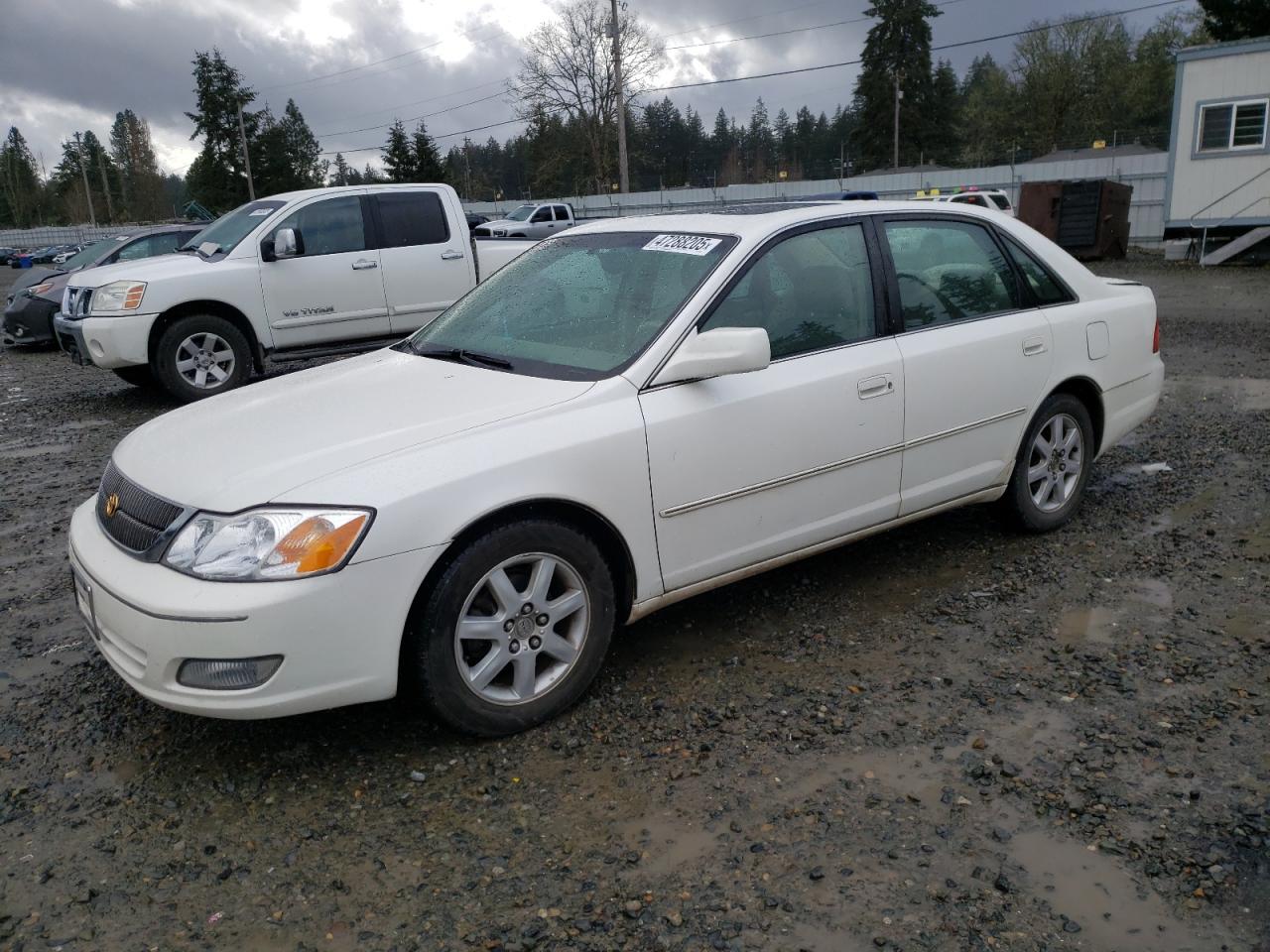 2000 Toyota Avalon - Image 1