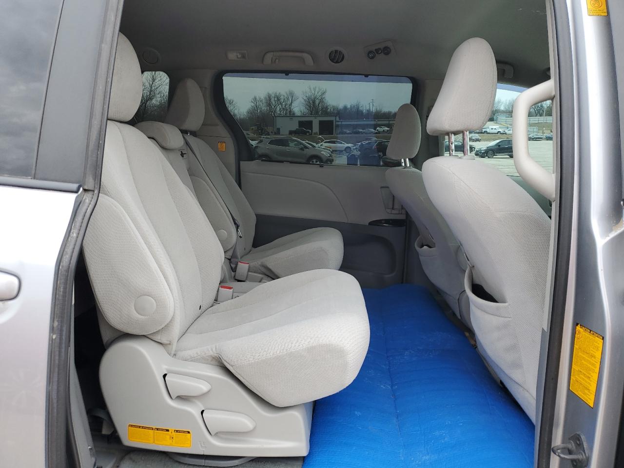 2011 Toyota Sienna - Image 11