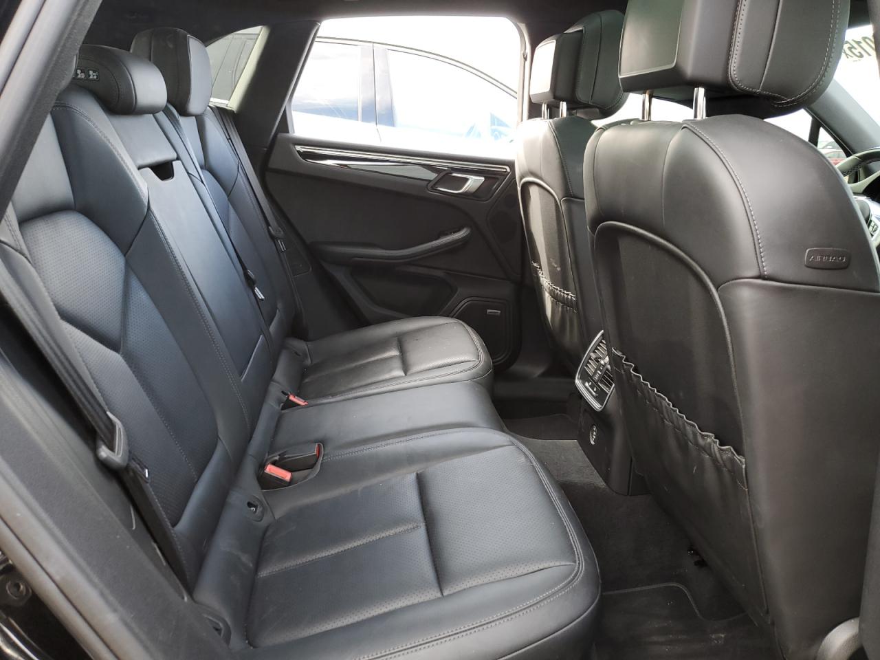 2019 Porsche Macan - Image 11