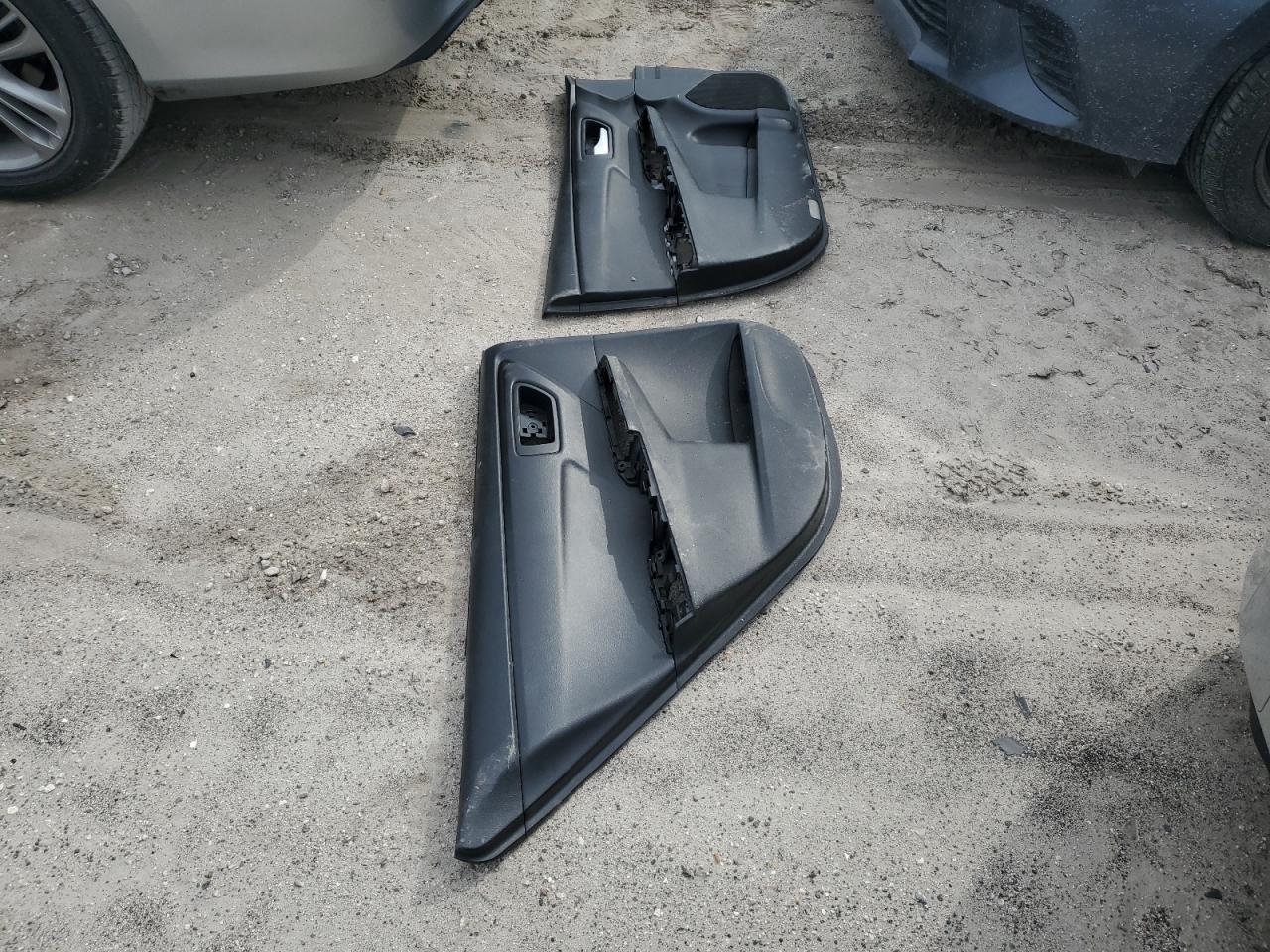 2017 Toyota Camry - Image 12