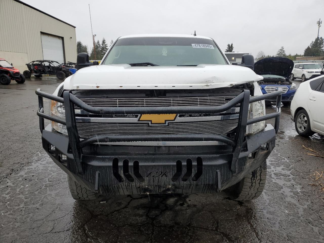2013 Chevrolet Silverado - Image 5