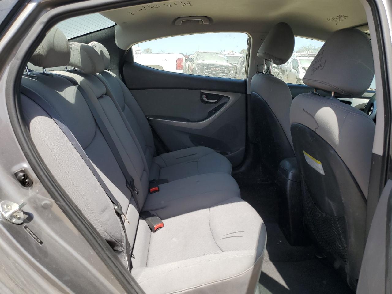2013 Hyundai Elantra - Image 10