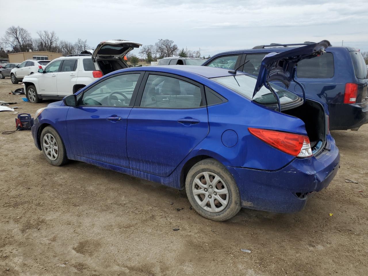 2013 Hyundai Accent - Image 2
