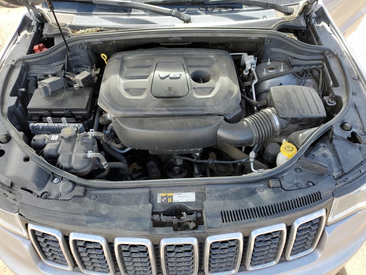 2018 Jeep Grand Cherokee - Image 11