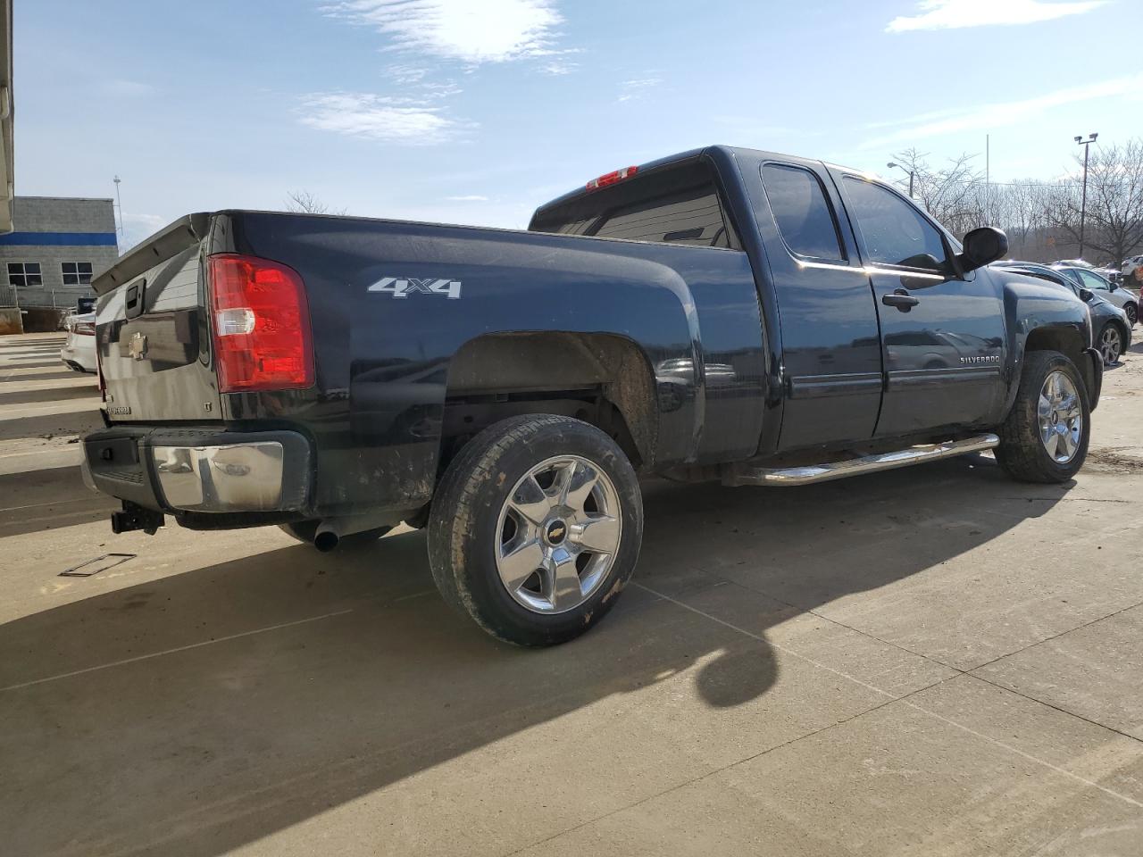 2010 Chevrolet Silverado - Image 3