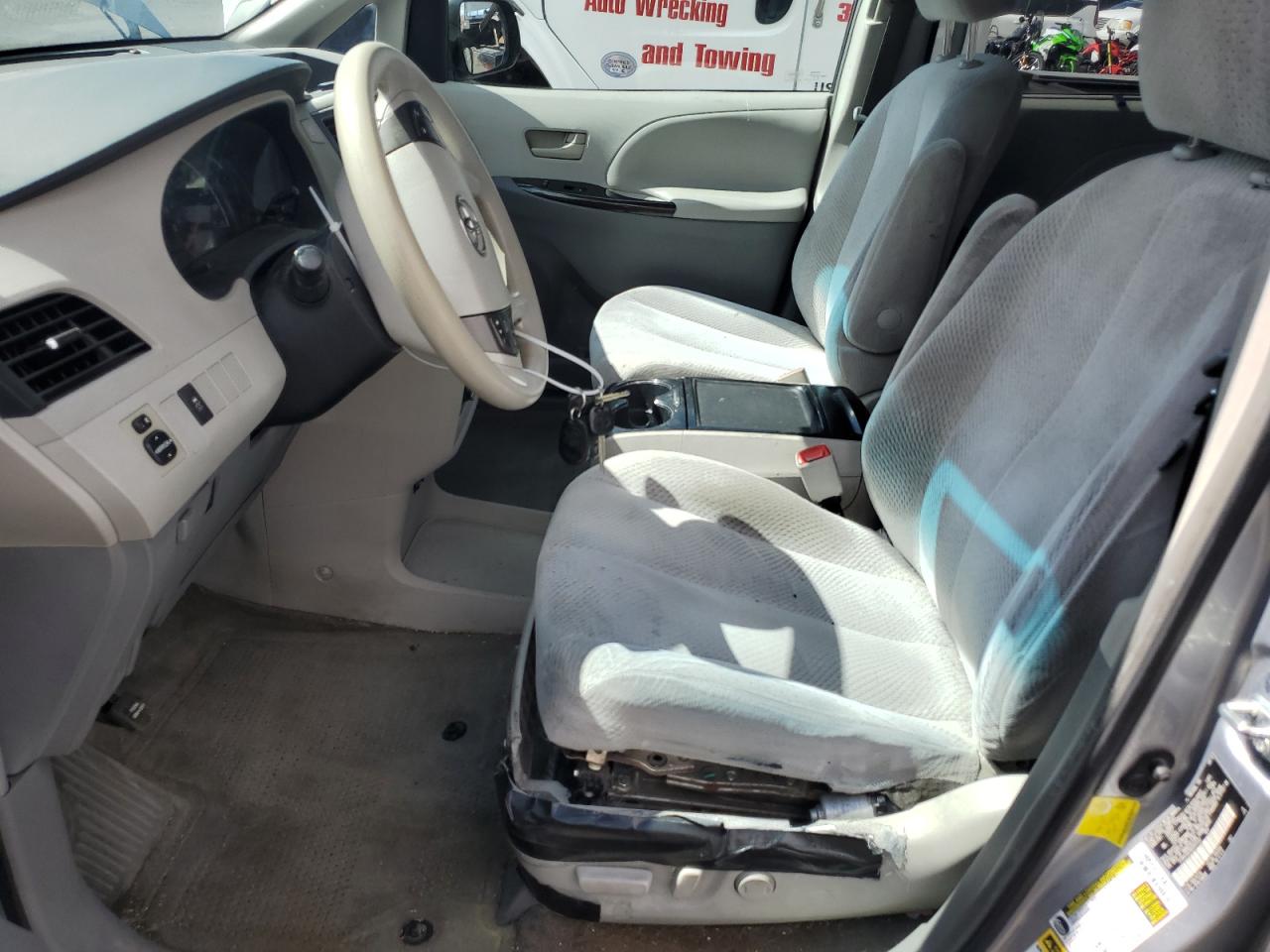 2013 Toyota Sienna - Image 7