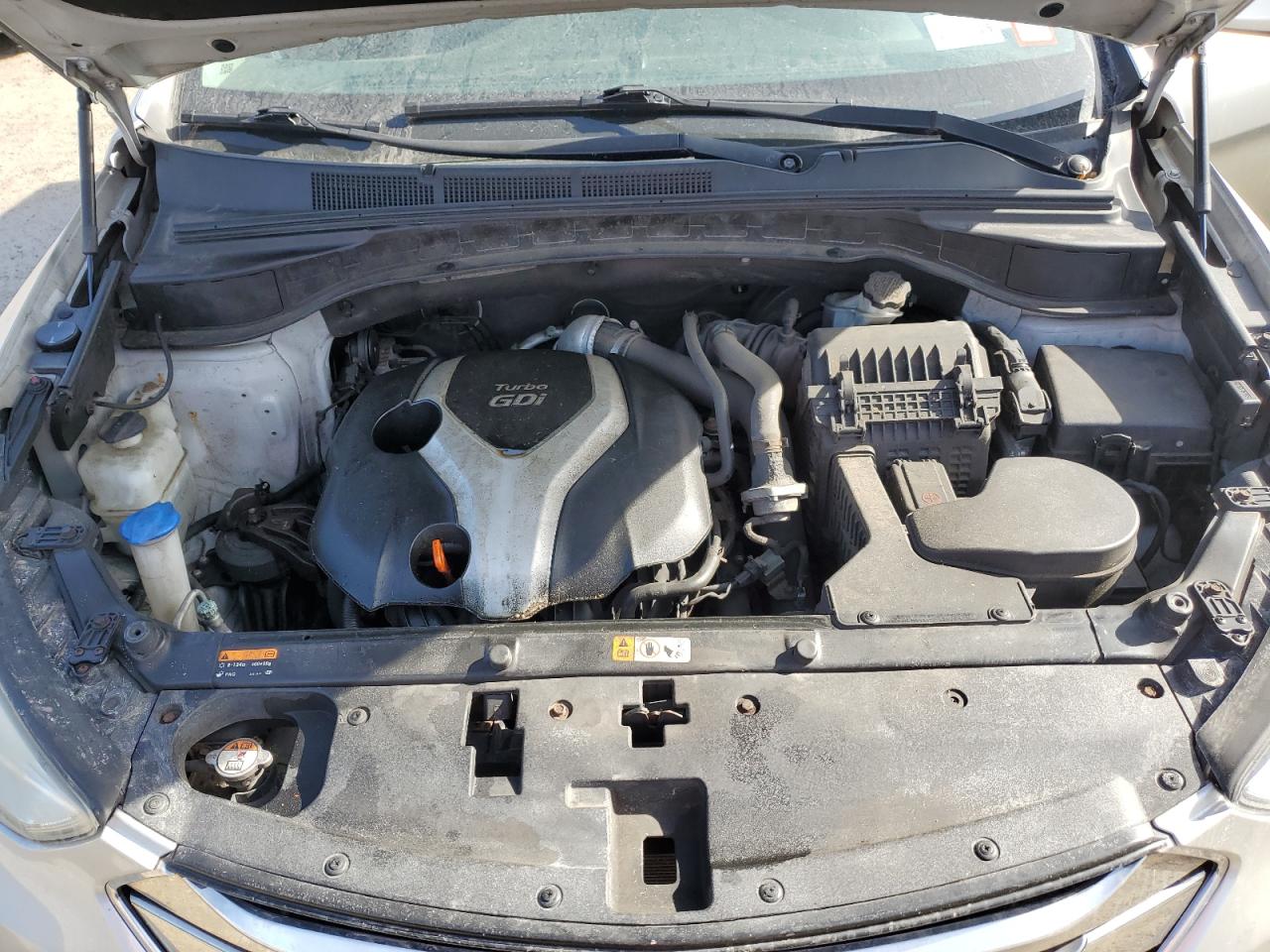 2013 Hyundai Santa Fe - Image 12