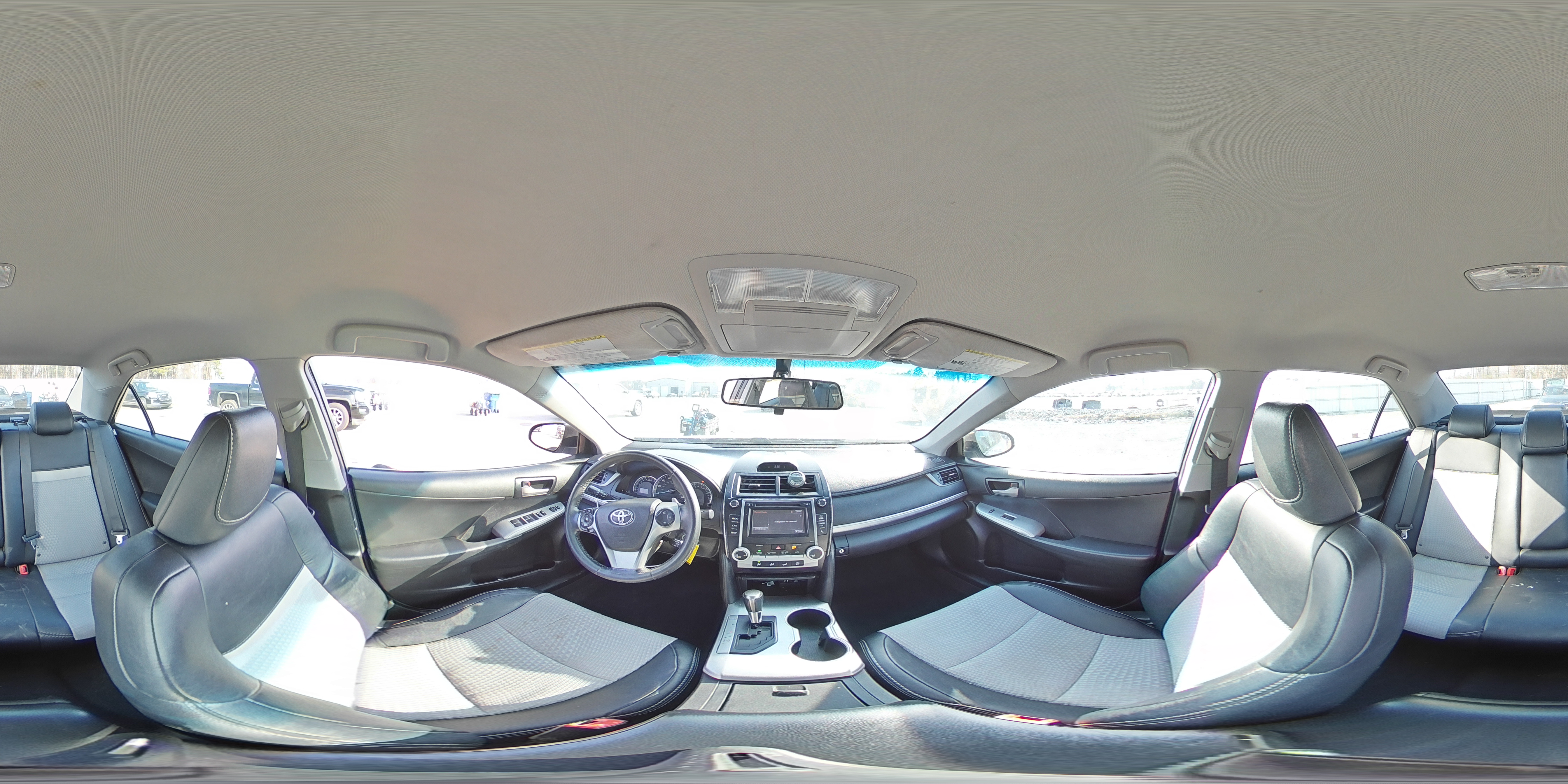 2014 Toyota Camry - Image 13