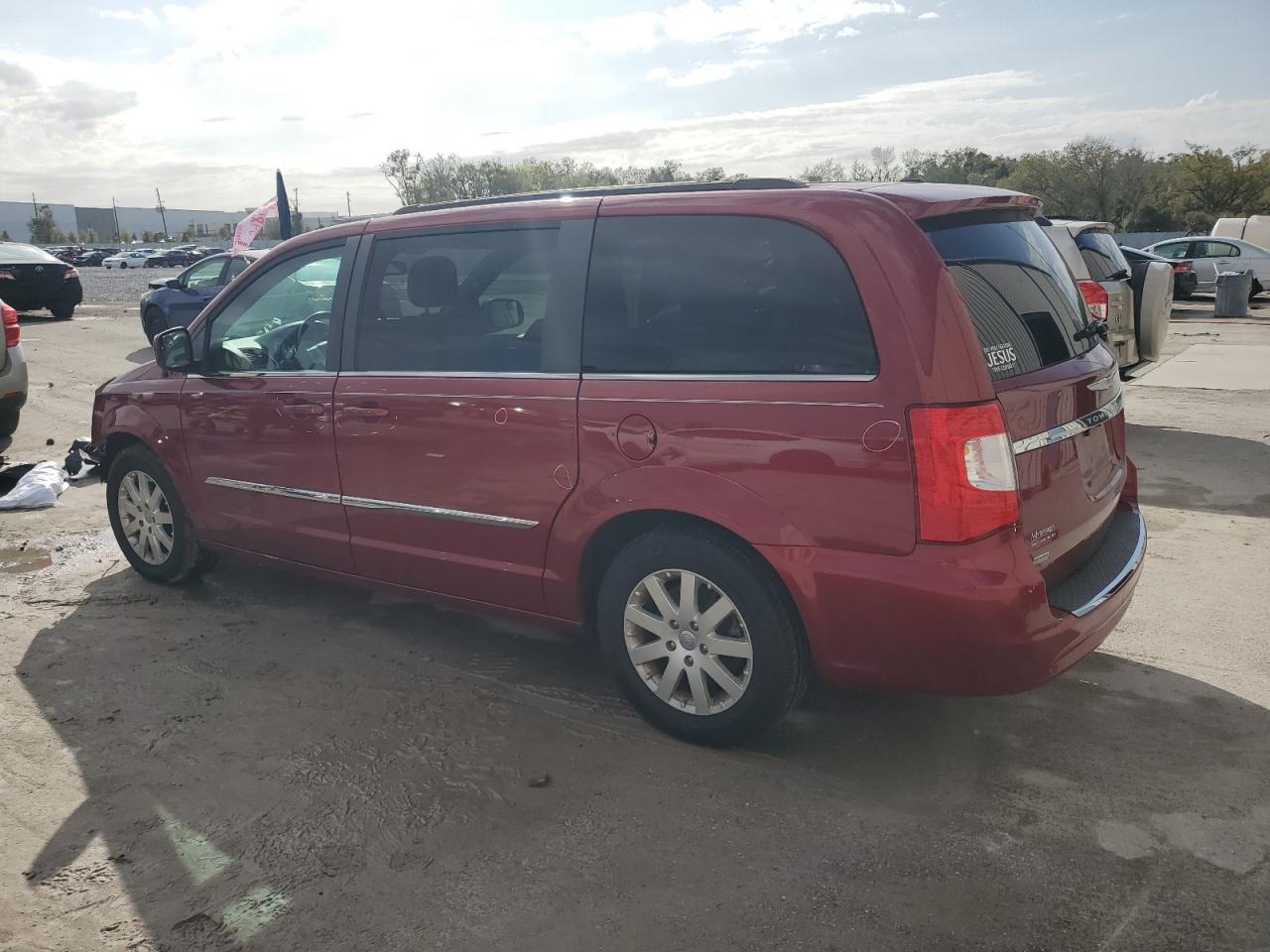2014 Chrysler Town & Country - Image 2
