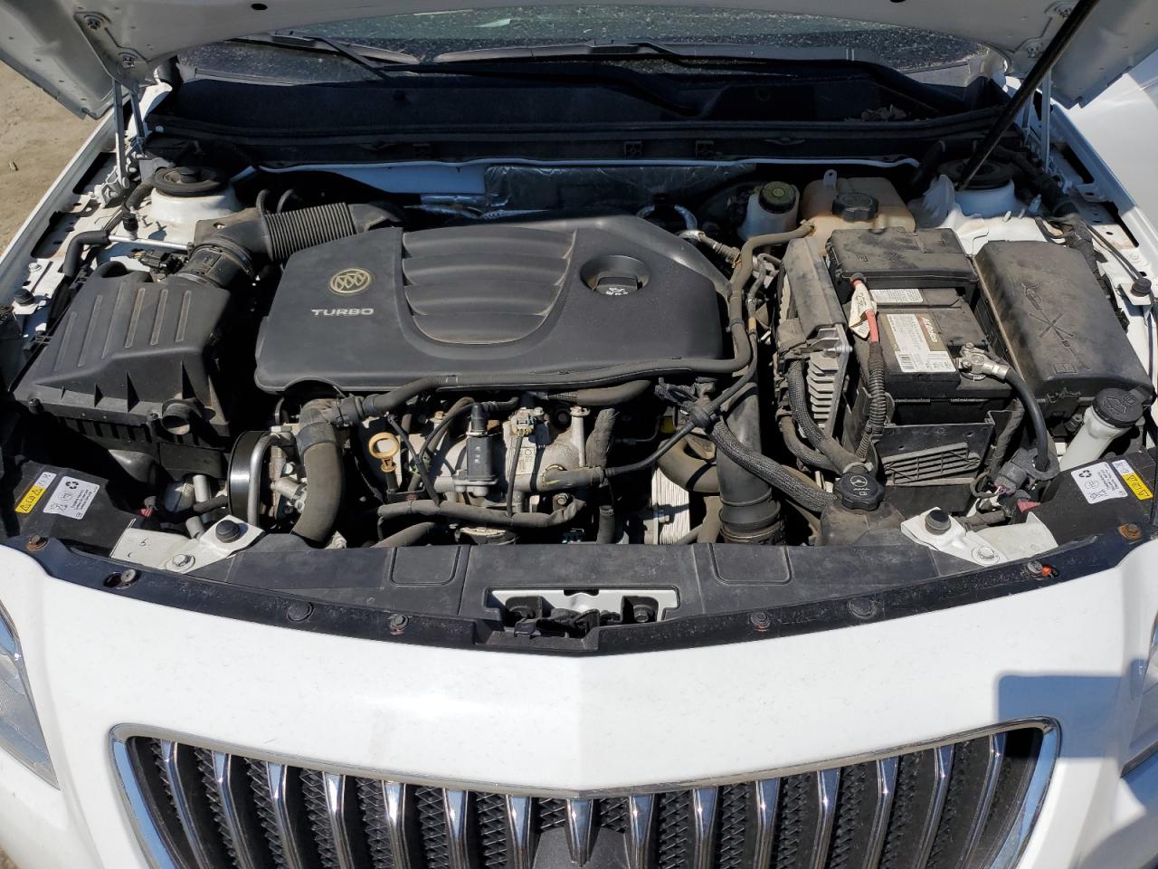 2013 Buick Regal - Image 12