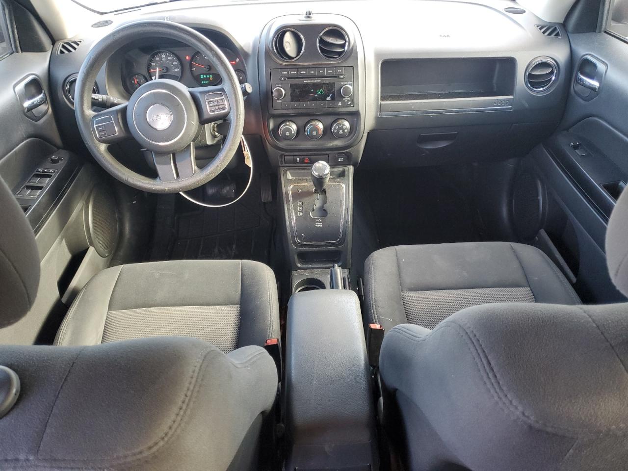 2013 Jeep Liberty (Patriot) - Image 8