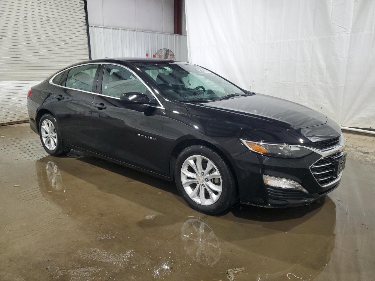 2023 Chevrolet Malibu - Image 4