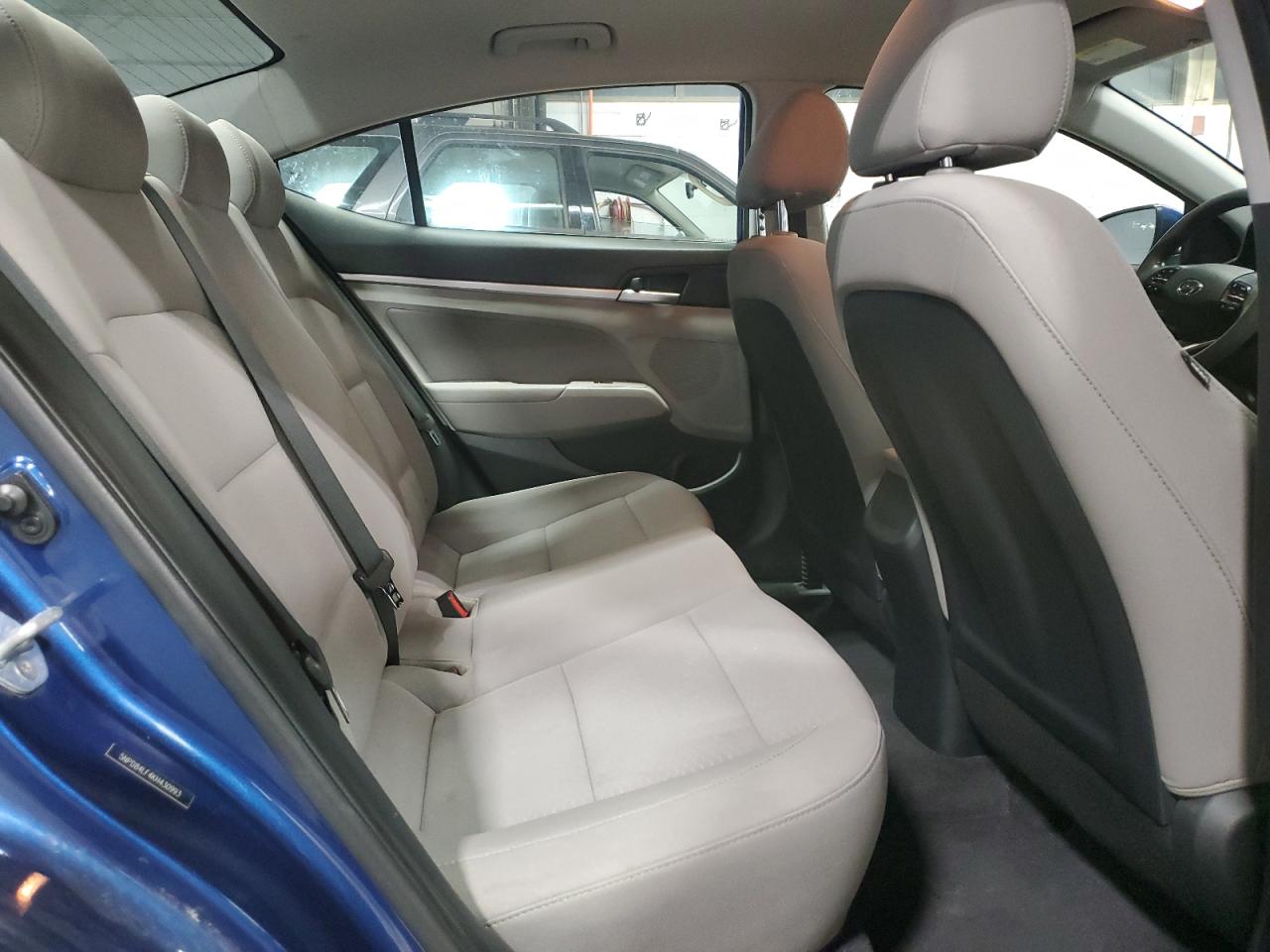 2019 Hyundai Elantra - Image 10