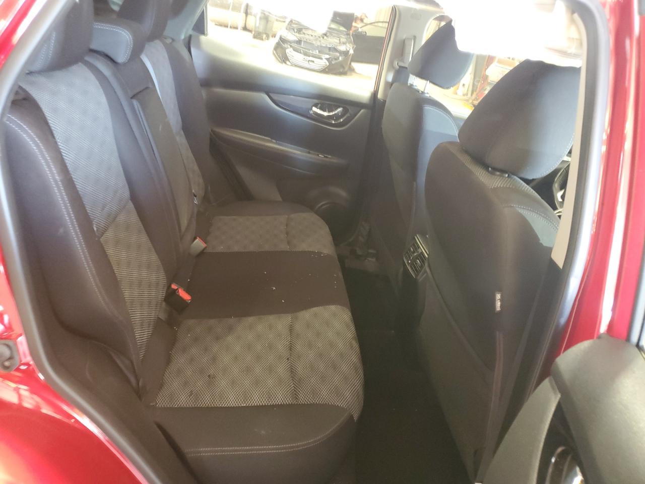 JN1BJ1CR9JW259755 NISSAN ROGUE 2018