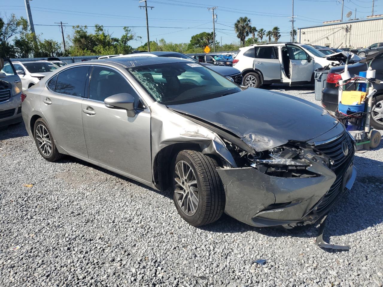 2016 Lexus ES - Image 4