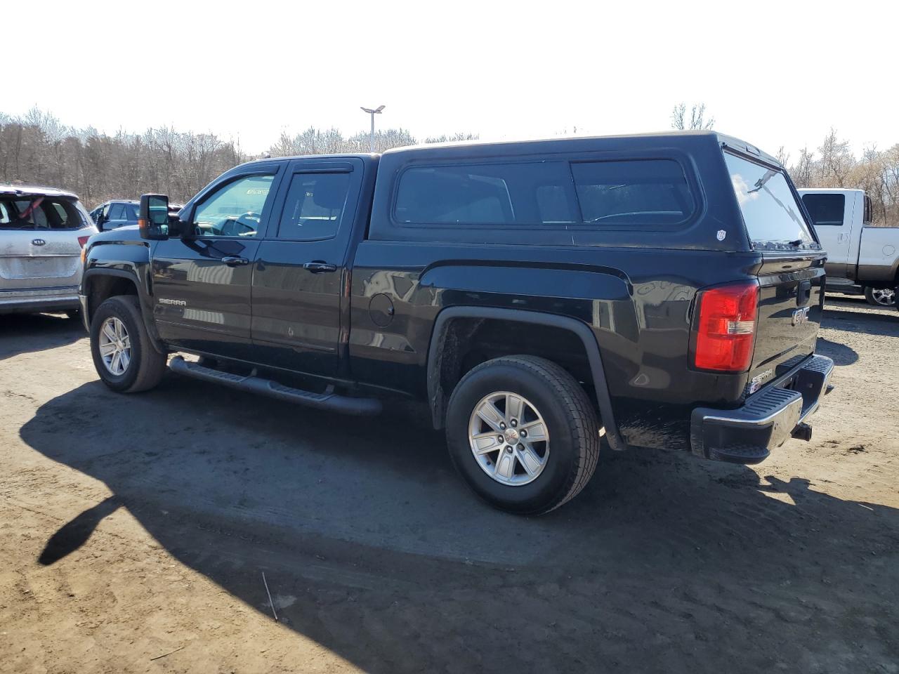 2015 GMC Sierra - Image 2