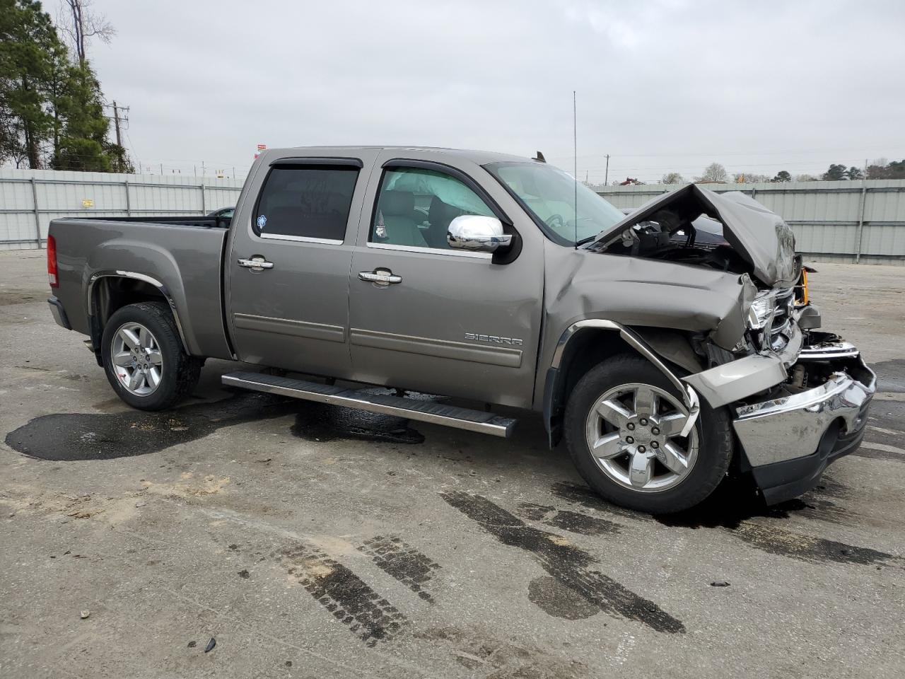 2013 GMC Sierra - Image 4